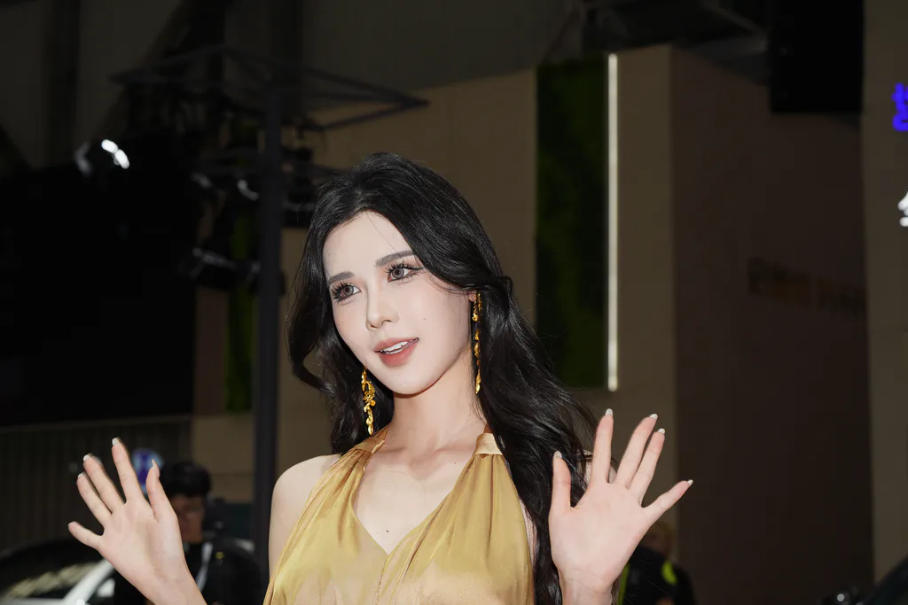 精选街拍作品 NO.6756 完美颜值女神桑桑crow[120P/234MB]插图1