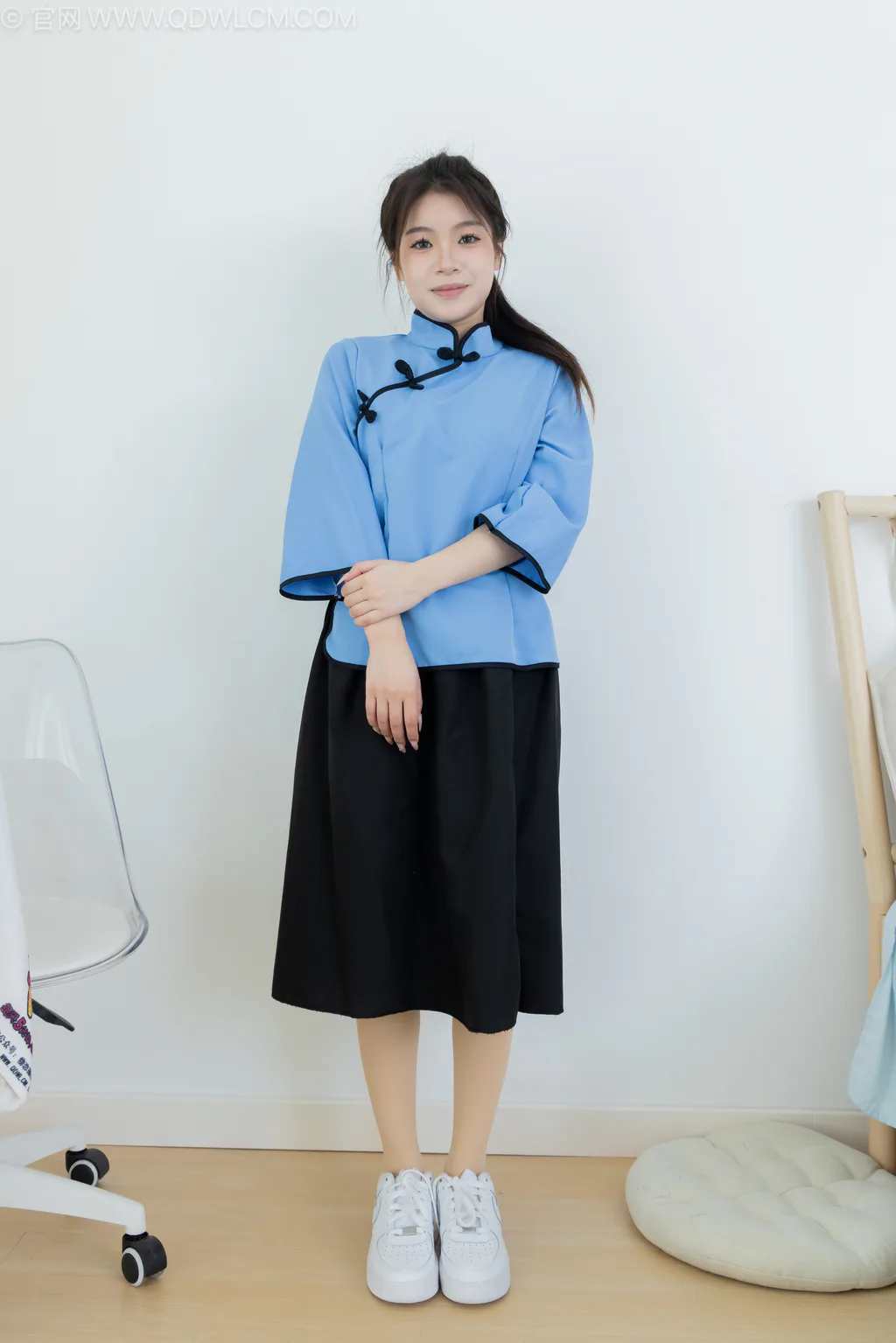 勿恋传媒 NO.2639 闪闪-板鞋、厚肉丝、民国风[158P/1V/3.89GB]插图1