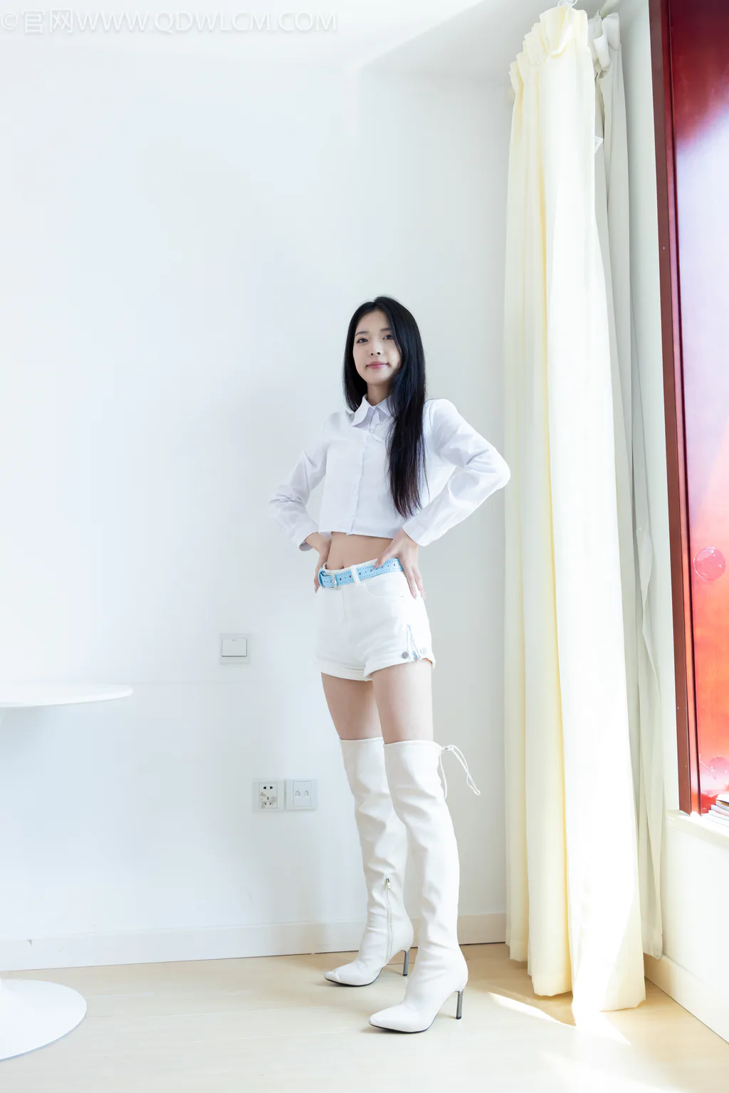 勿恋传媒 NO.2626 茯苓-长靴、白棉袜、裸足[181P/1V/4.19GB]插图1