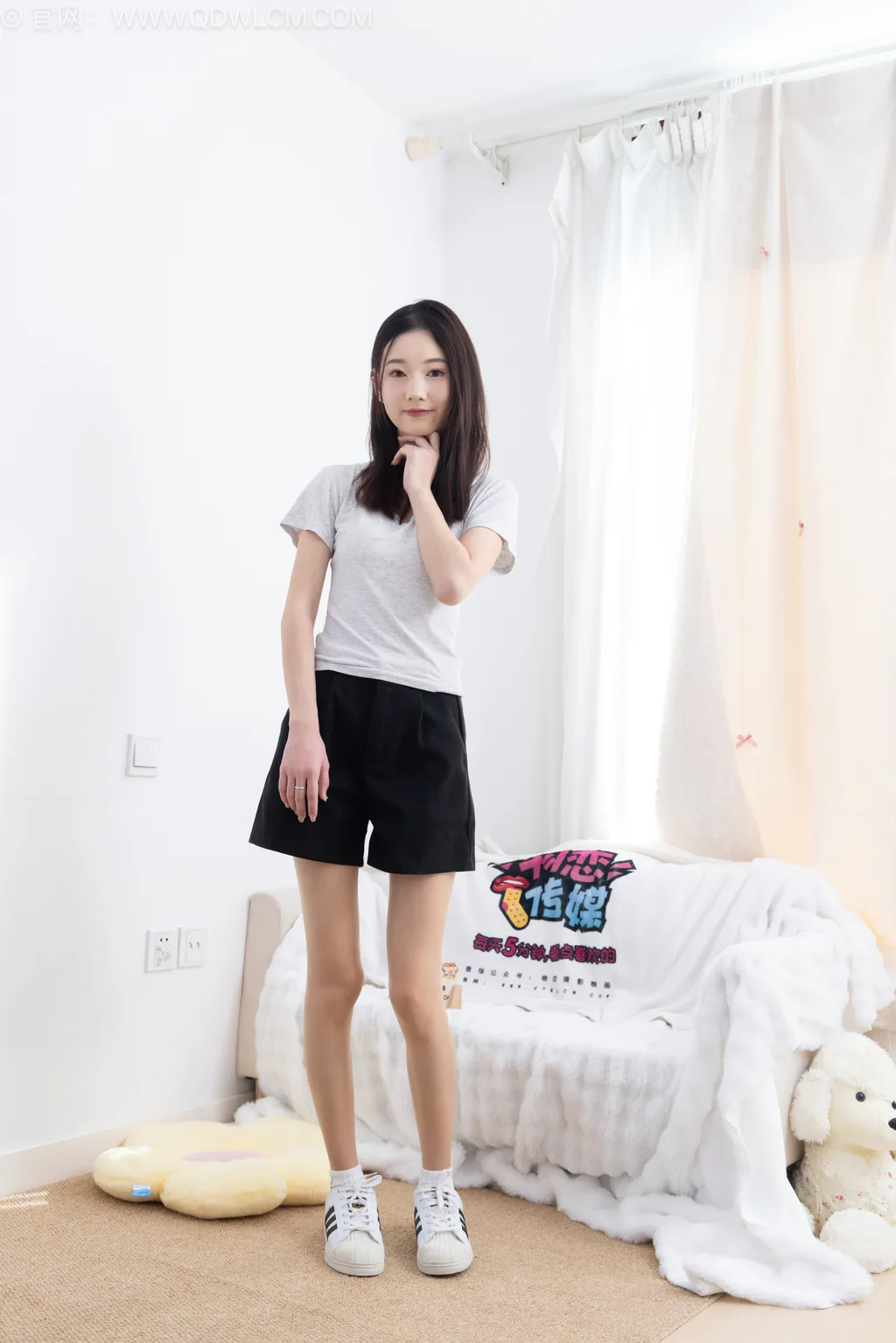 勿恋传媒 NO.2632 沉香-板鞋、白棉袜、薄肉丝[152P/1V/3.69GB]插图1