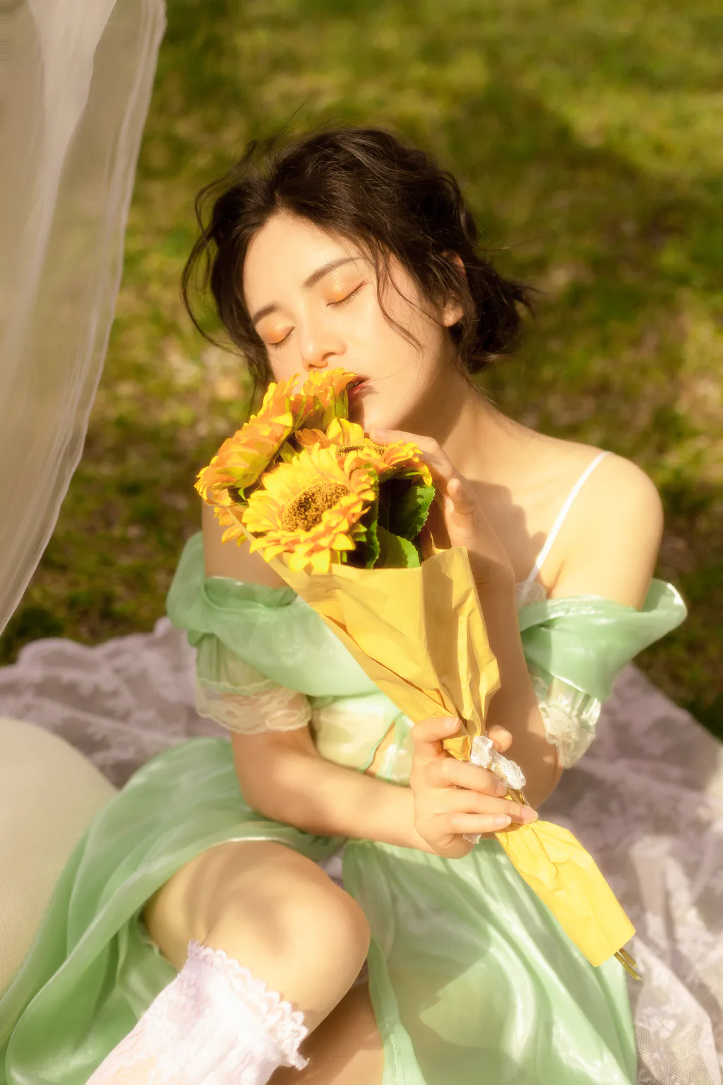 [YITUYU艺图语]2023.04.03 躺进浪漫里 安妮[22+1P/394MB]插图3