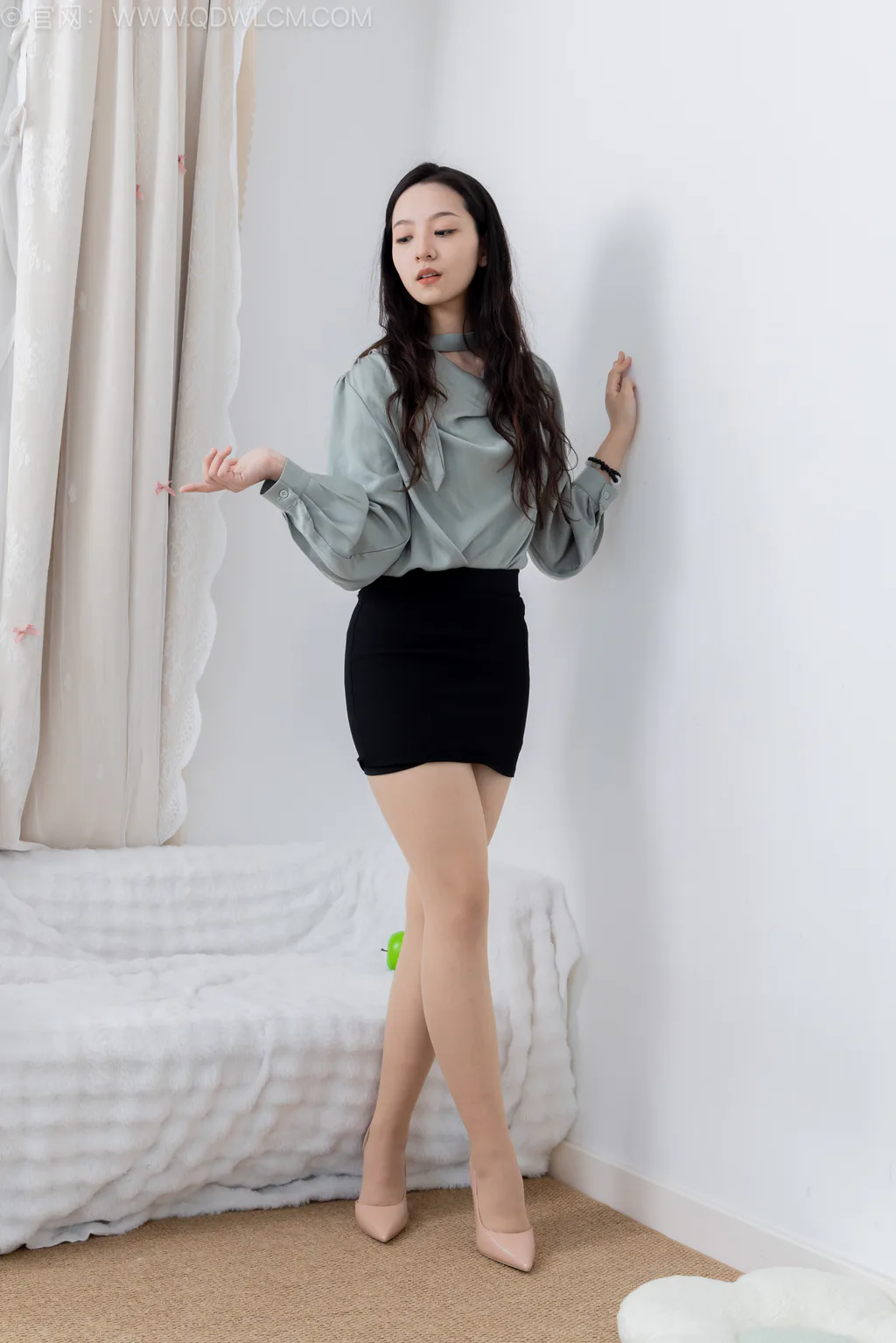 勿恋传媒 NO.2645 小泽-高跟鞋、薄肉丝、ol风[150P/1V/3.83GB]插图1