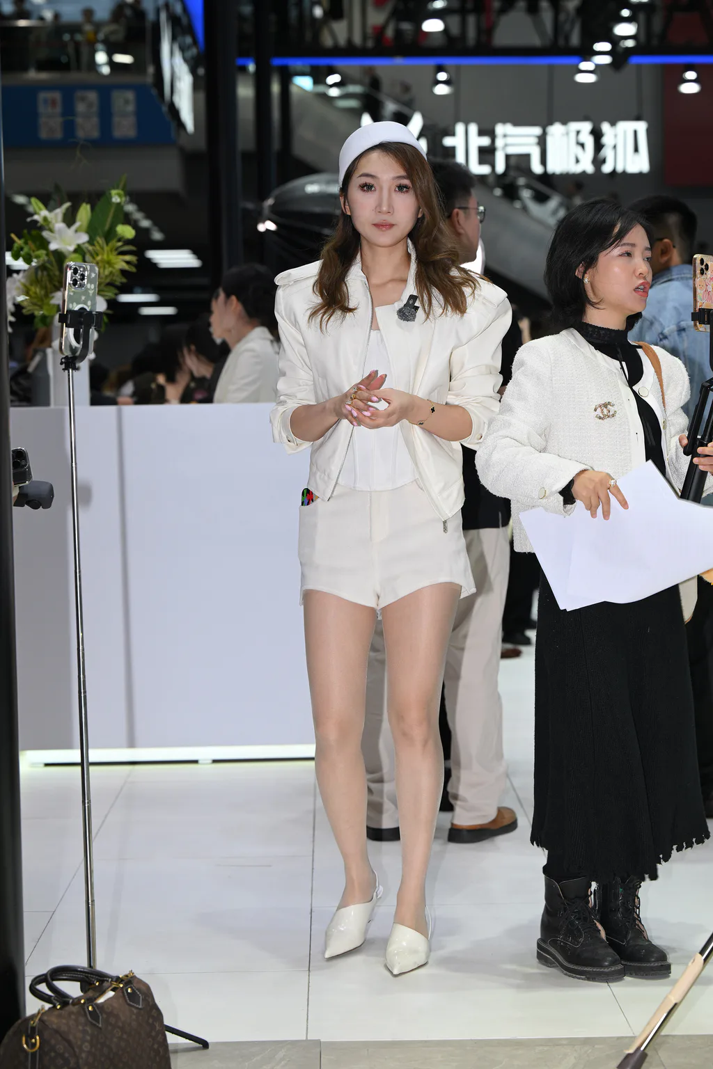 精选街拍作品 NO.6794 白热裤肉丝主播[166P/247MB]插图1