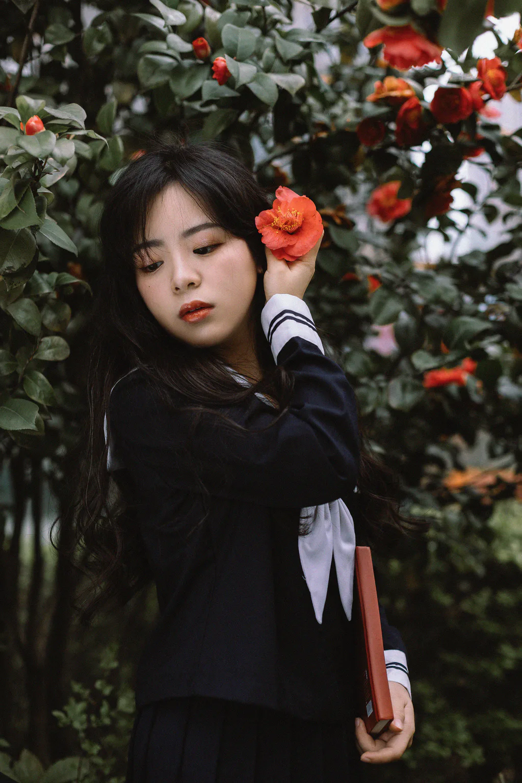 [YITUYU艺图语]2023.04.09 茶花树下的少女 是小白噢[25+1P/1.00GB]插图1