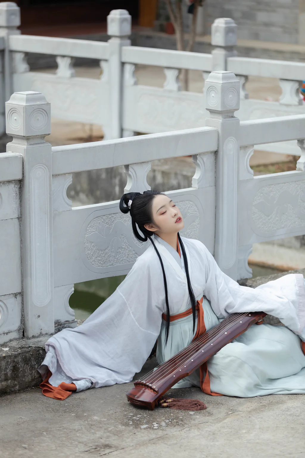 [YITUYU艺图语]2023.04.06 琴君可听 姿姿[24+1P/289MB]插图1