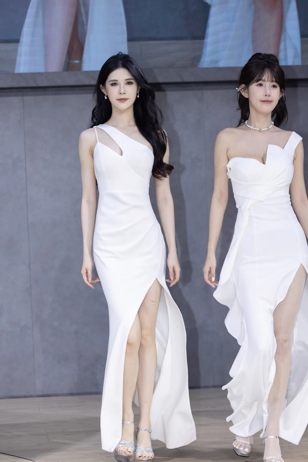 精选街拍作品 NO.6812 桑桑crow白色开叉长裙[130P/166MB]插图1