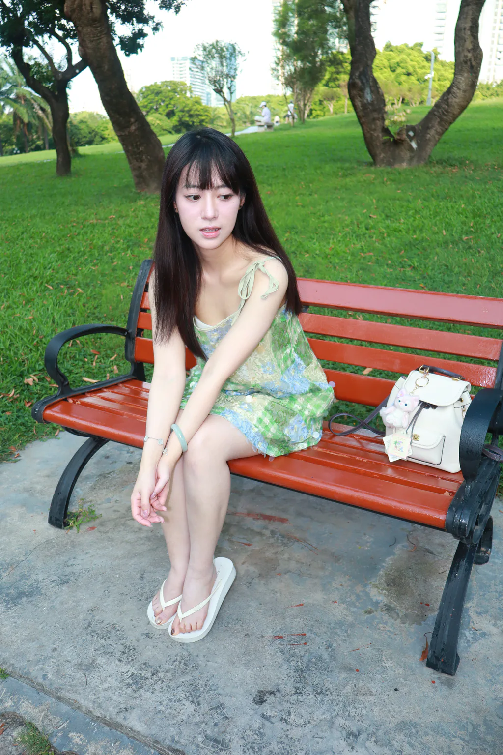 约拍系列 020号作品 超高颜值短裙学生妹小解解[333P/12V/4.83GB]插图1