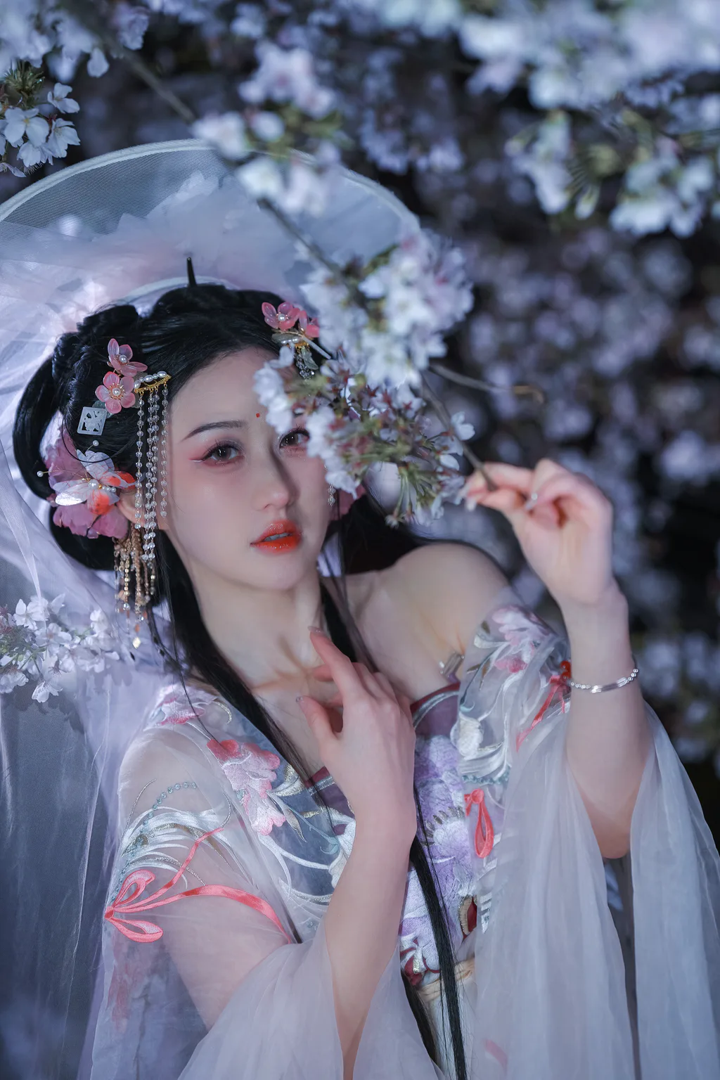 [YITUYU艺图语]2023.04.13 花千树 娇娇 [25+1P/424MB]插图3