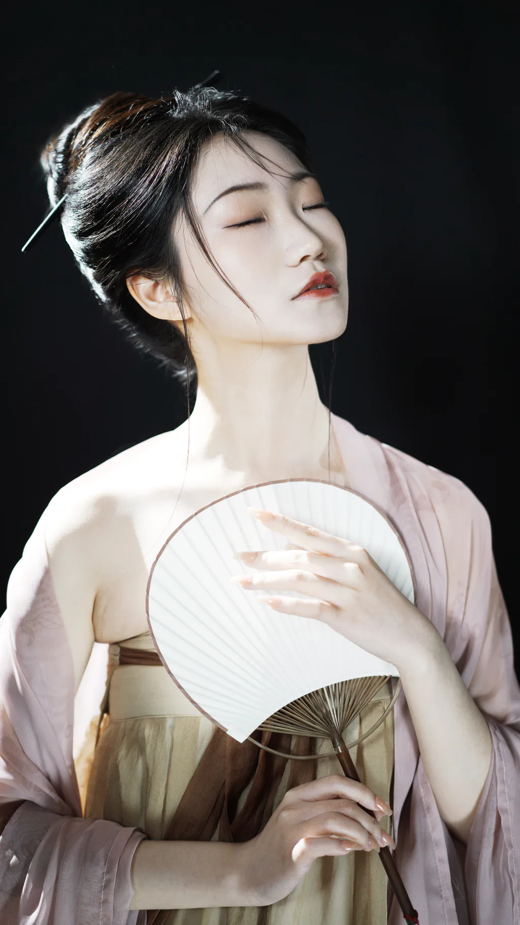 [YITUYU艺图语]2023.03.19 束 小芥末W[26+1P/448MB]插图3