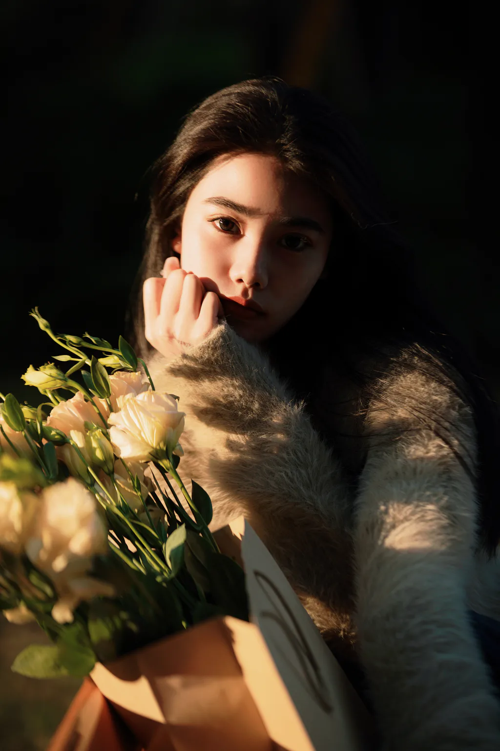 [YITUYU艺图语]2023.03.30 光影与晚霞下的少女 思分[20+1P/435MB]插图