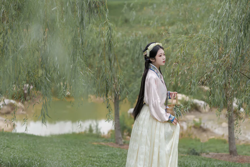 [YITUYU艺图语]2023.04.09 柳 沉诗思[22+1P/225MB]插图