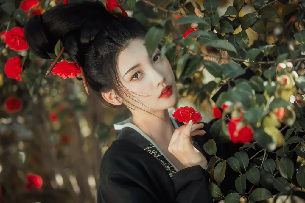 [YITUYU艺图语]2023.04.11 山茶不懂红玫瑰 素素[35+1P/575MB]插图1