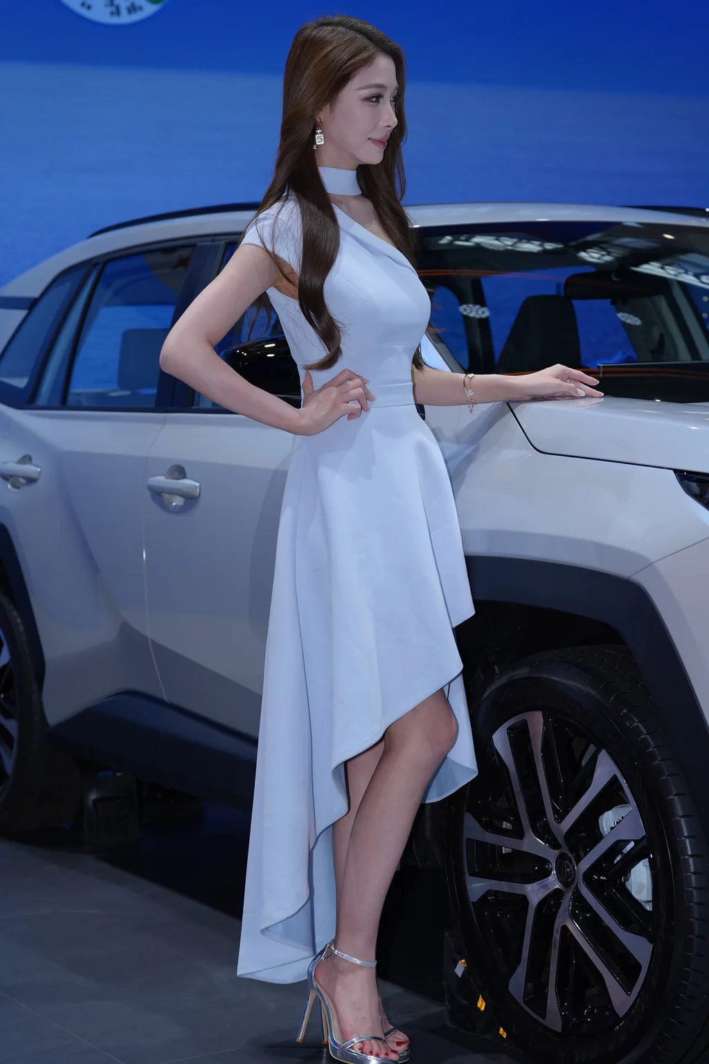 精选街拍作品 NO.6773 蓝色长裙小夏baby[50P/35MB]插图2