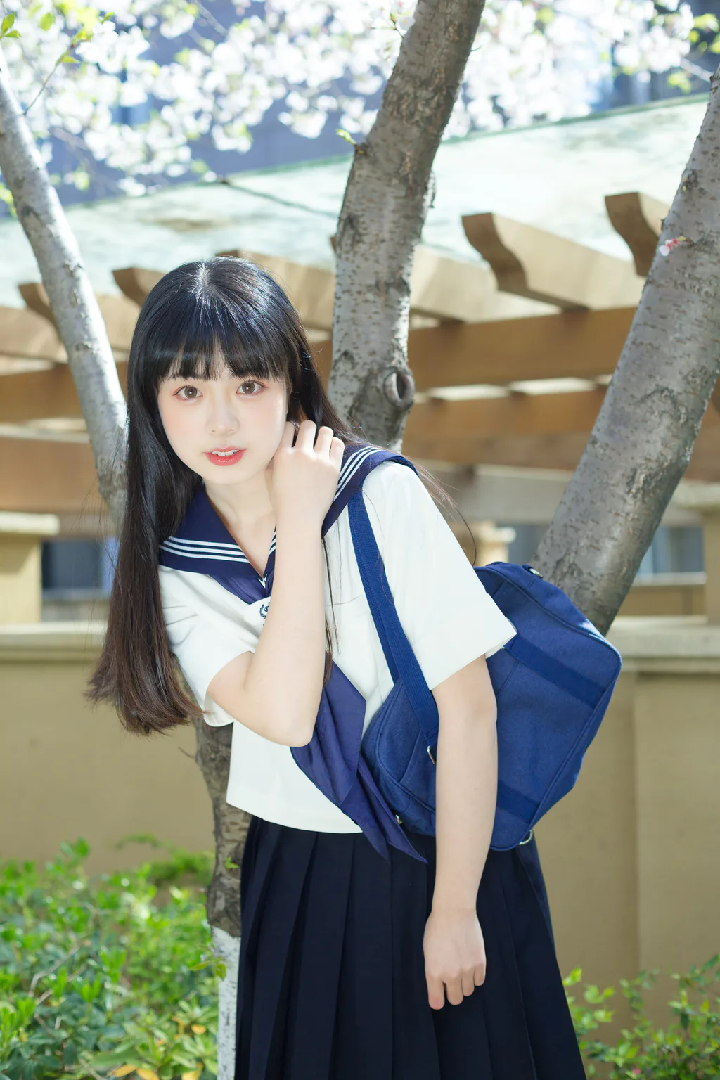 [YITUYU艺图语]2023.04.10 水手服的春天 可爱泡泡呀[29+1P/354MB]插图1