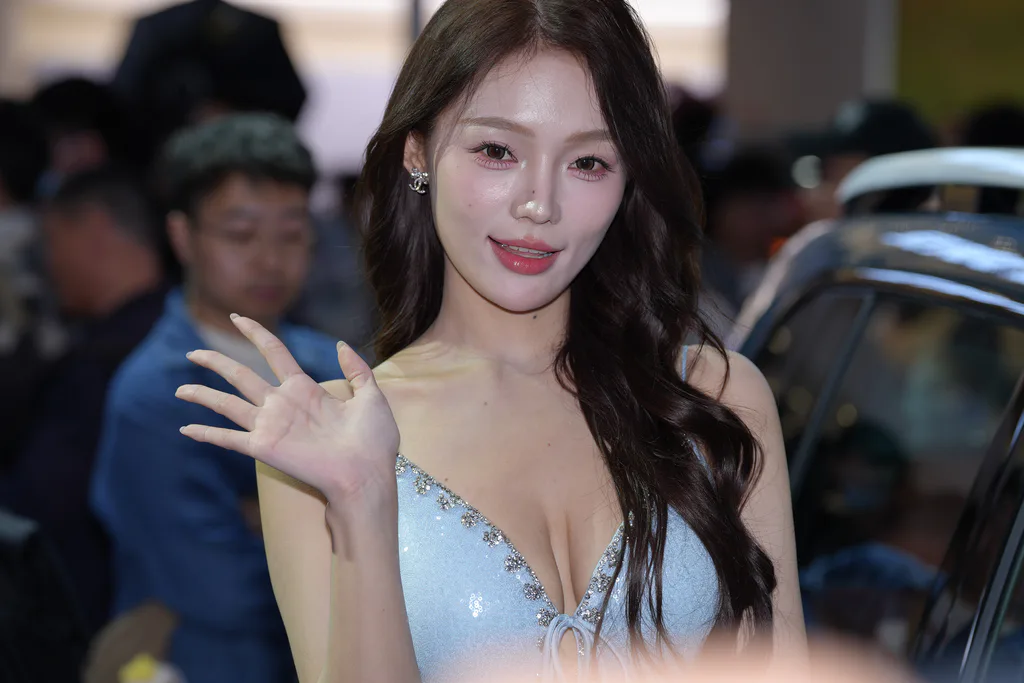 精选街拍作品 NO.6727 天蓝色女神小鱼sweet[36P/33MB]插图2