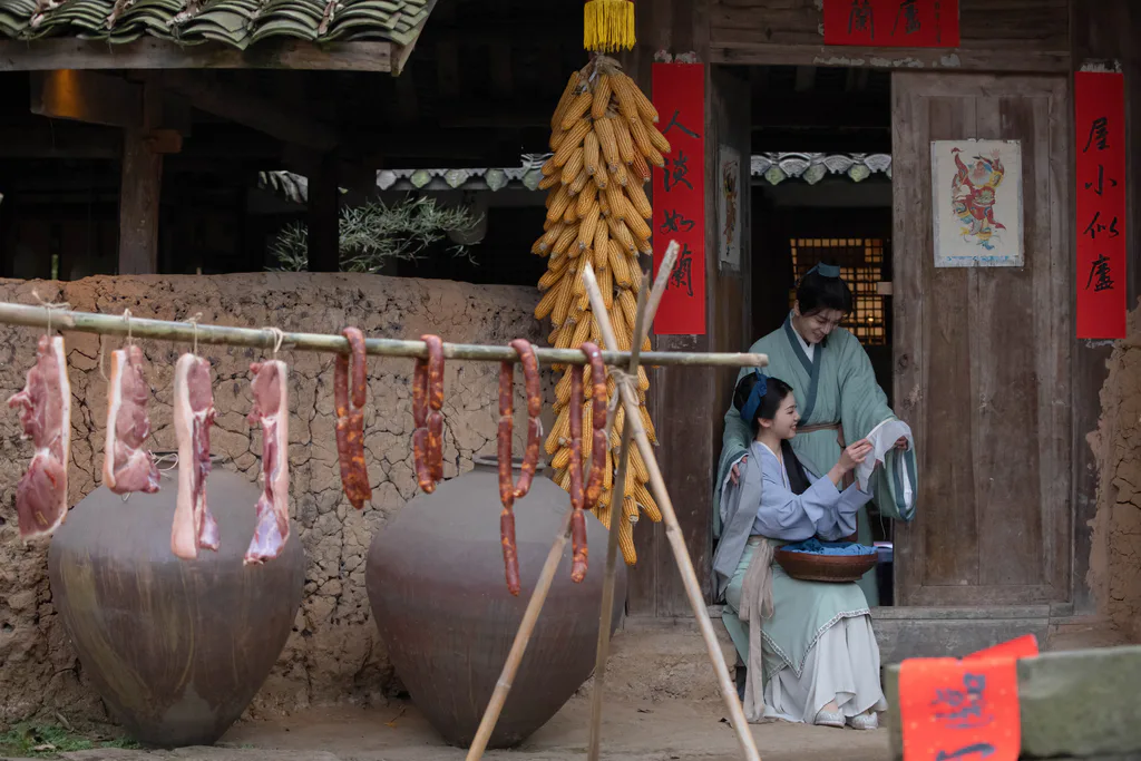 [YITUYU艺图语]2023.04.04 做腊肉 一方伊人yi&杰桑桑桑_&汉服爷爷云中鹤[25+1P/343MB]插图1