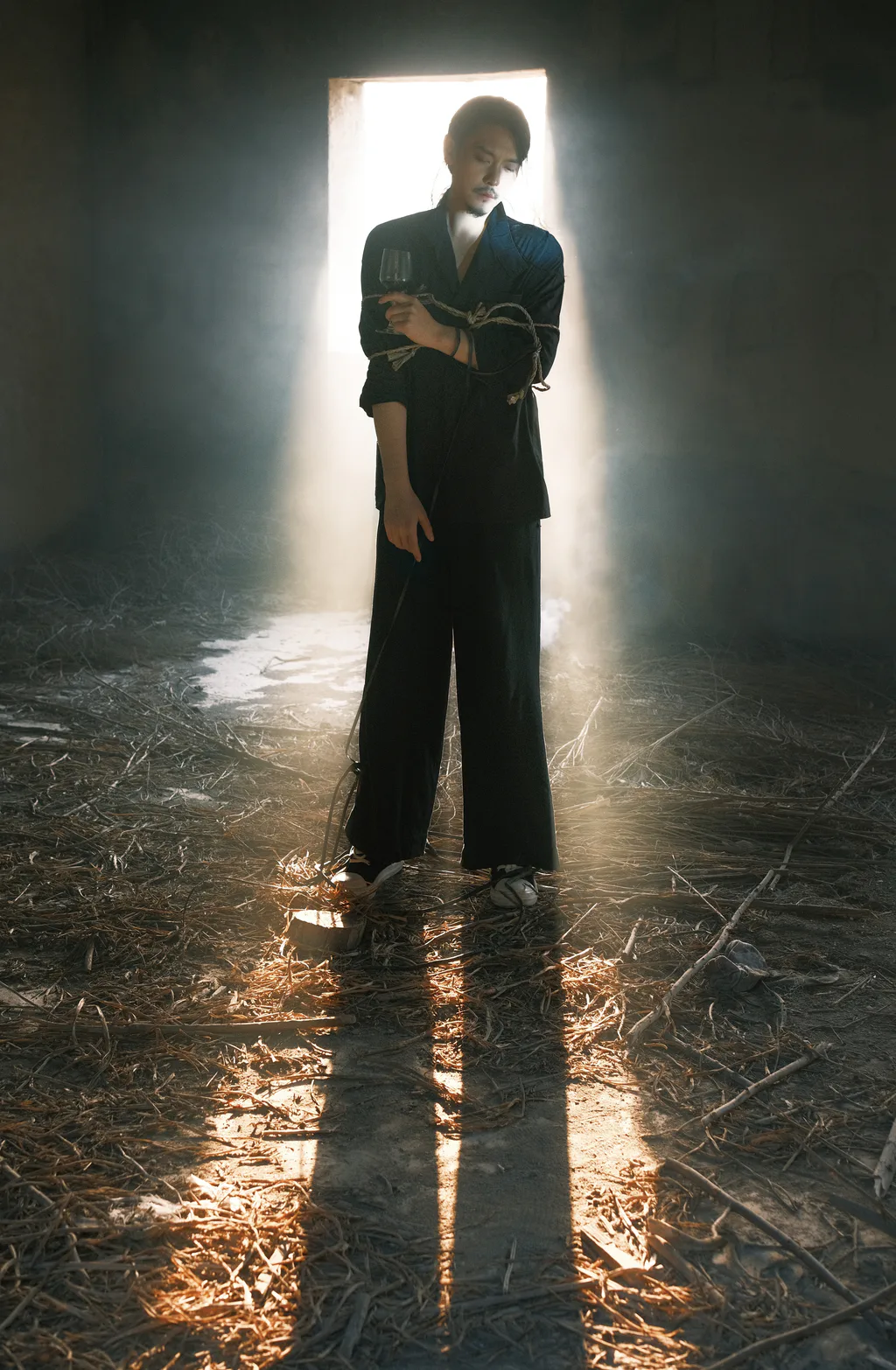 [YITUYU艺图语]2023.03.17 流浪诗人 庄翰_Roya[35+1P/277MB]插图