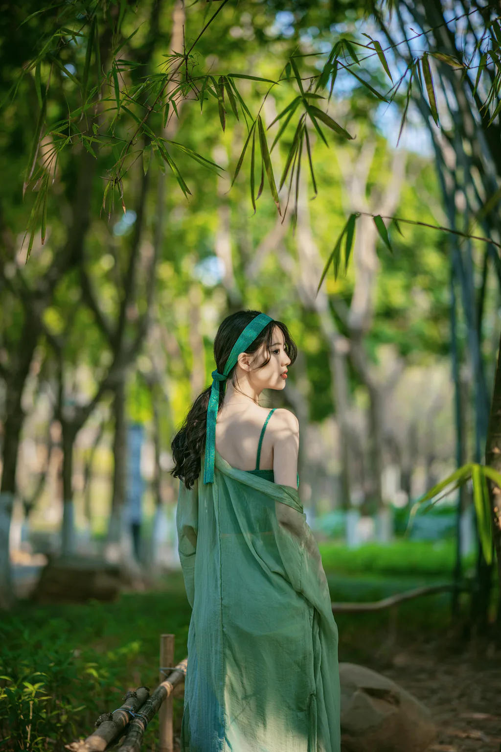 [YITUYU艺图语]2023.03.27 青蛇，远离尘世，自由自在 菲菲[20+1P/346MB]插图1