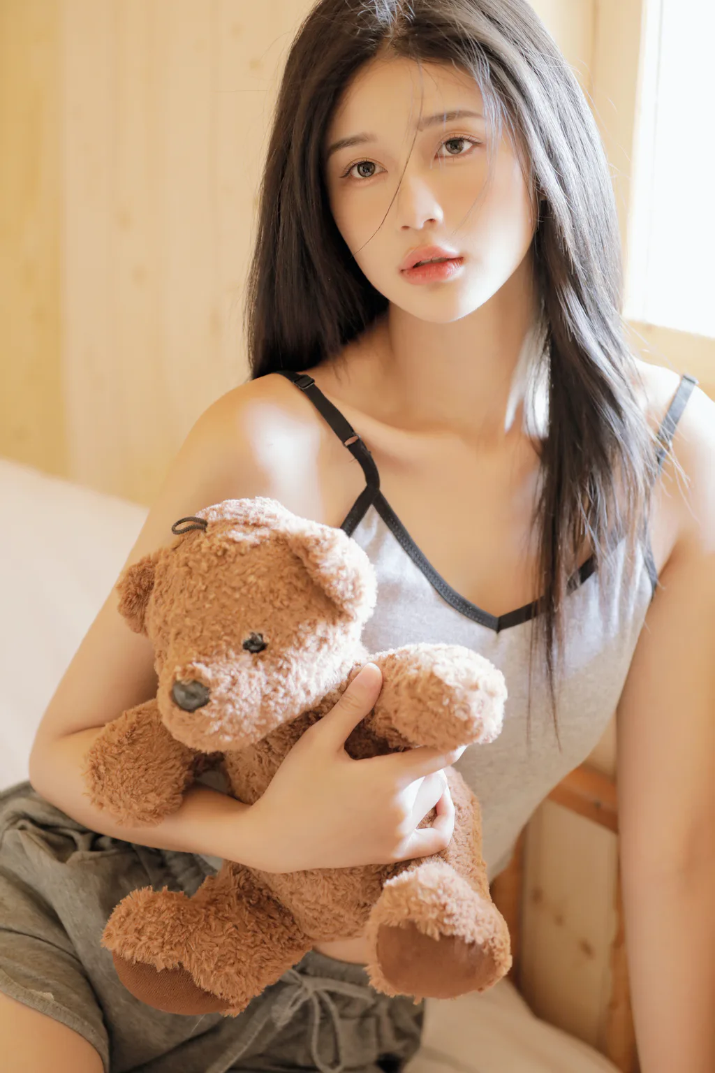 [YITUYU艺图语]2023.03.25 木屋里的女孩 馨瑶子[28+1P/290MB]插图1