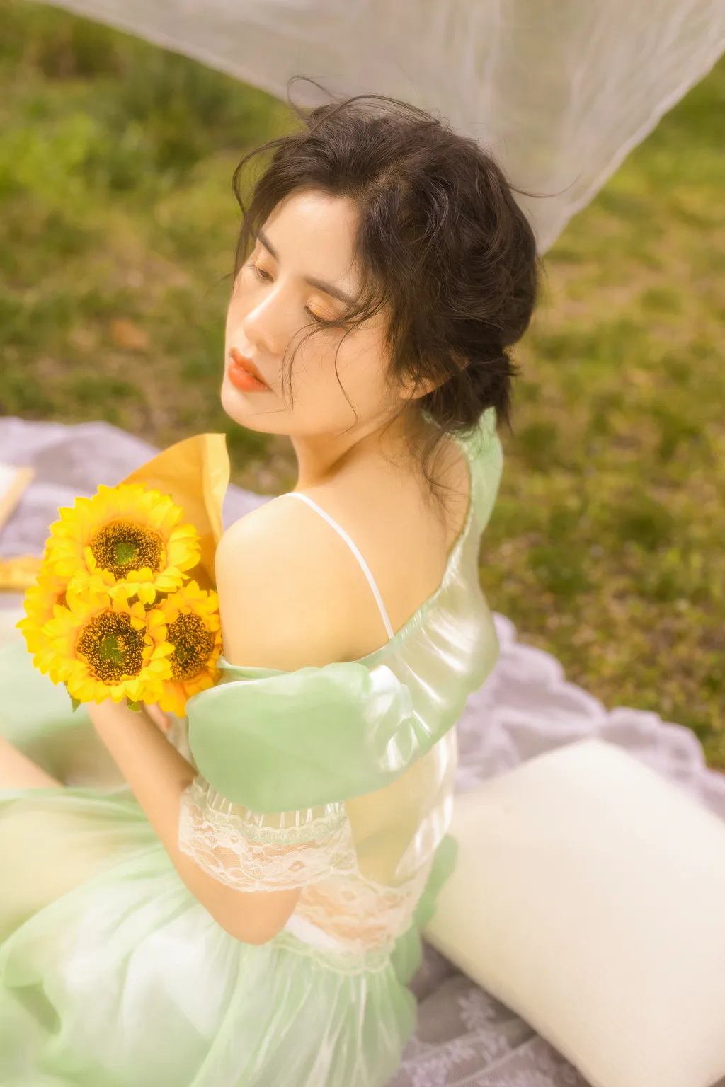 [YITUYU艺图语]2023.04.03 躺进浪漫里 安妮[22+1P/394MB]插图1