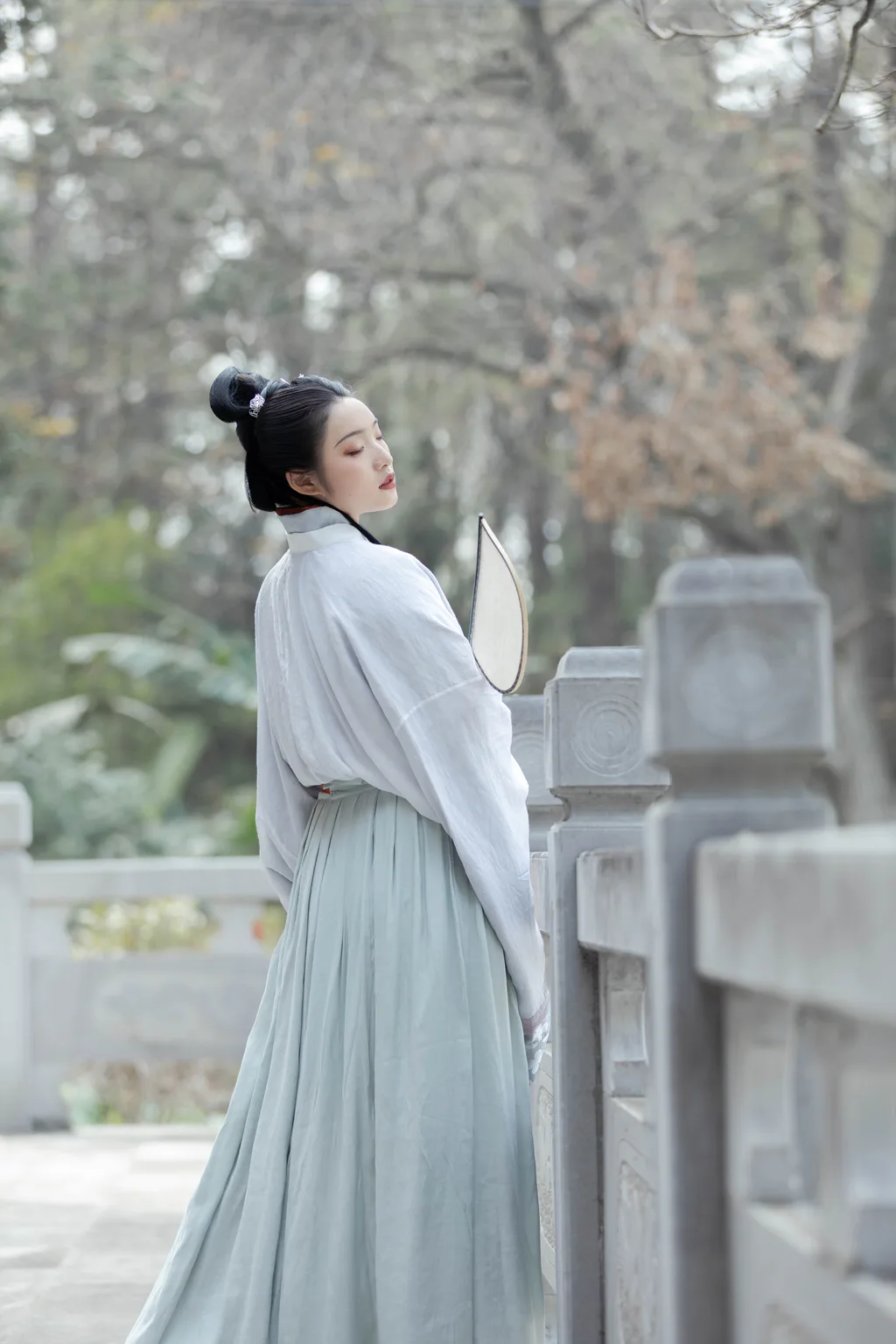 [YITUYU艺图语]2023.04.06 琴君可听 姿姿[24+1P/289MB]插图2