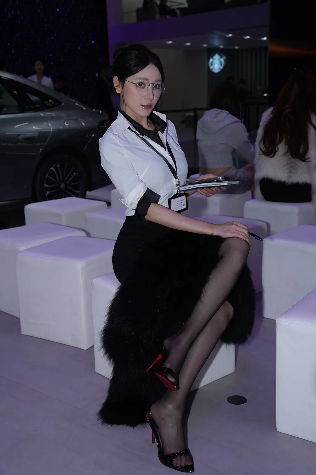 精选街拍作品 NO.6786 黑白搭配你的小君[104P/80MB]插图2