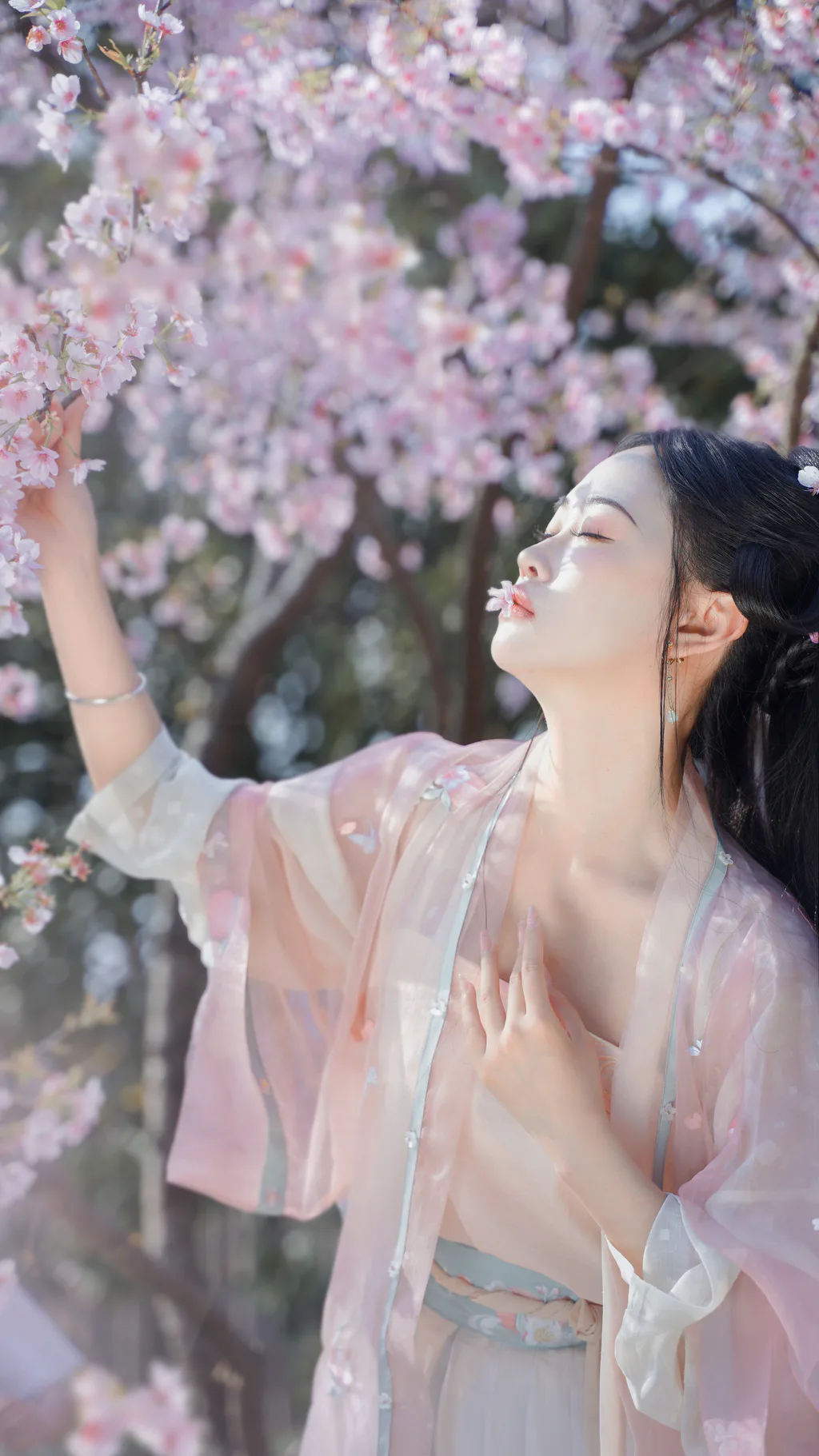 [YITUYU艺图语]2023.03.18 樱之花 湫一只岁岁[22+1P/268MB]插图1