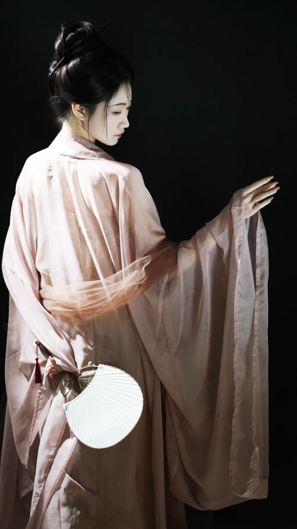 [YITUYU艺图语]2023.03.19 束 小芥末W[26+1P/448MB]插图1