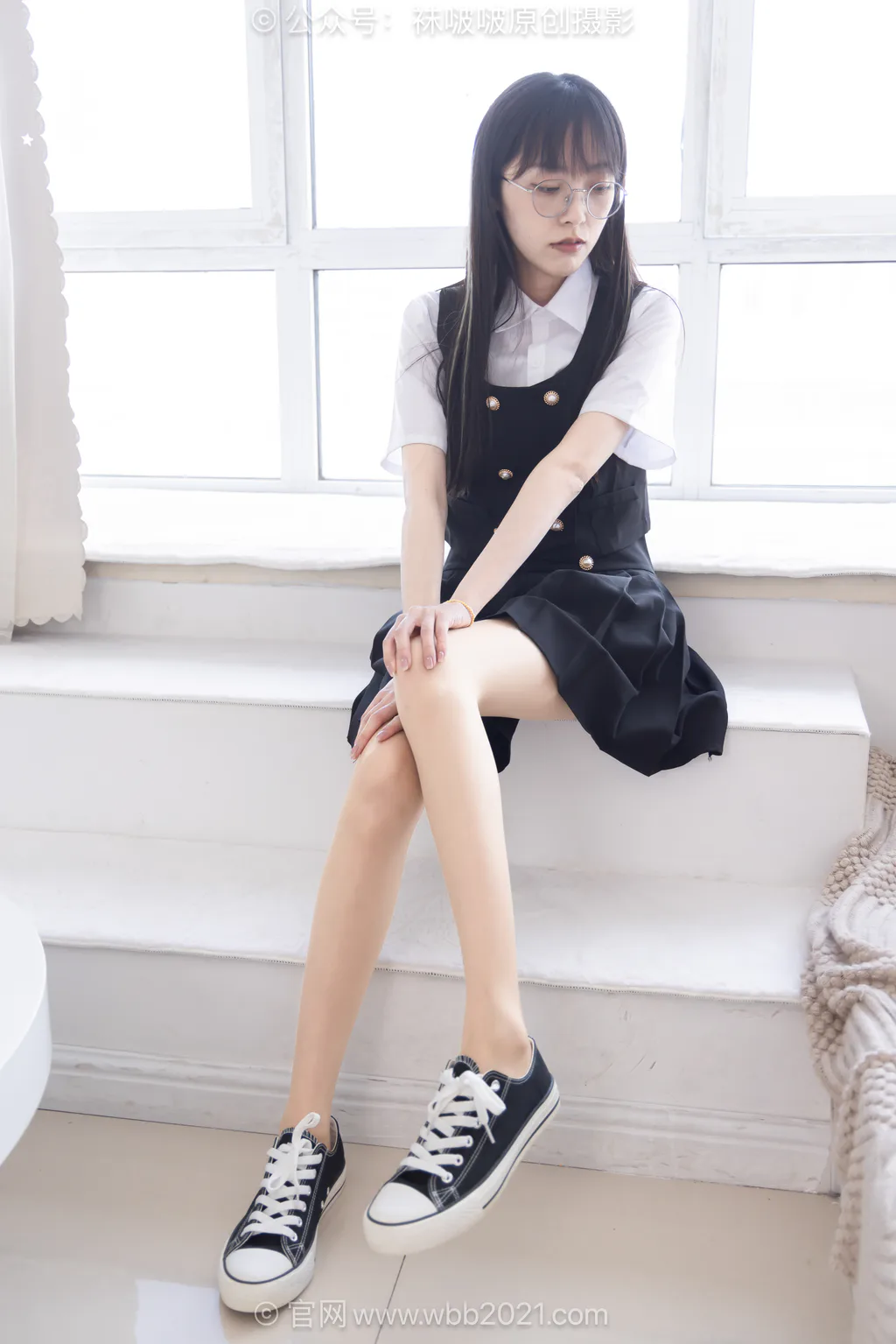 [BoBoSocks袜啵啵]NO.657 稚予-板鞋、帆布鞋、油亮薄肉丝、裸足、jk至服[155P/1V/4.90GB]插图2