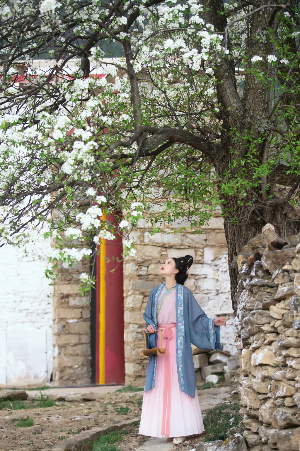 [YITUYU艺图语]2023.04.11 春深处 薇薇 [42+1P/778MB]插图3