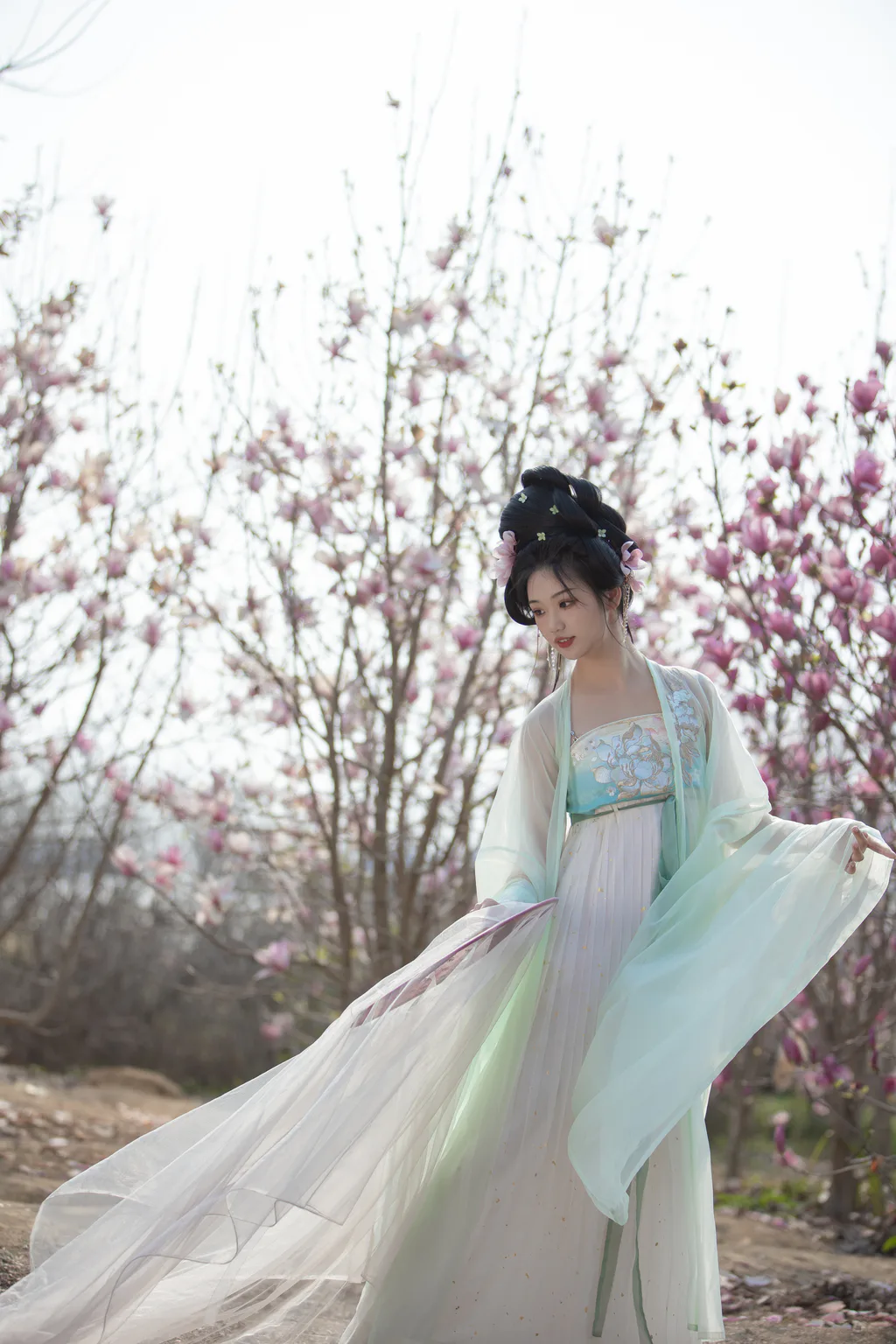 [YITUYU艺图语]2023.03.26 玉兰 晚江亭[32+1P/297MB]插图1