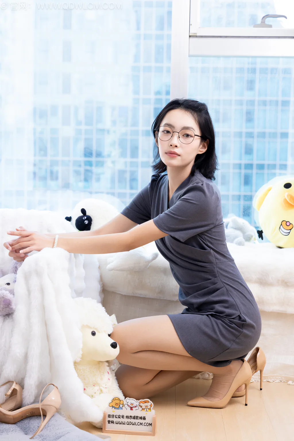 勿恋传媒 NO.2652 小爱-三双高跟鞋、薄肉丝、裸足[156P/1V/6.82GB]插图2