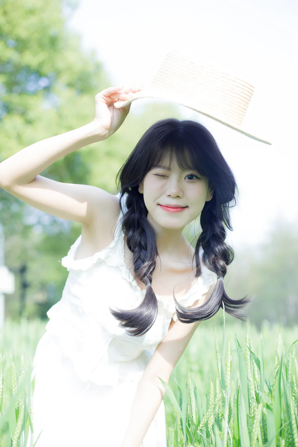 [YITUYU艺图语]2023.04.12 尝一口夏天 不吃海带 [31+1P/334MB]插图1