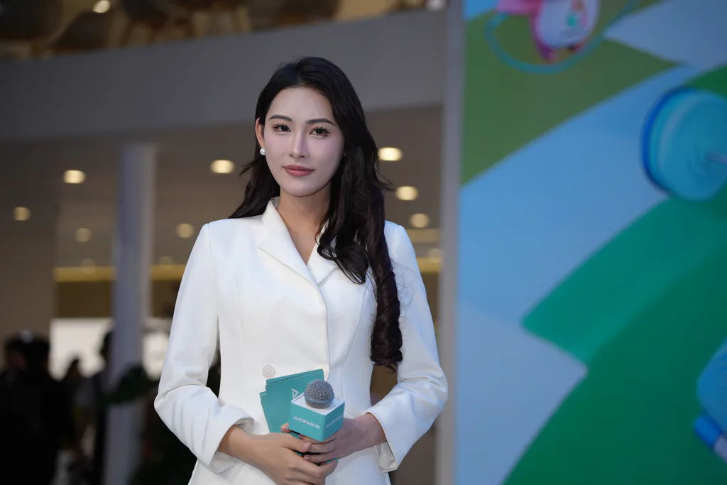 精选街拍作品 NO.6775 白色西装裙雨桐[127P/72MB]插图2