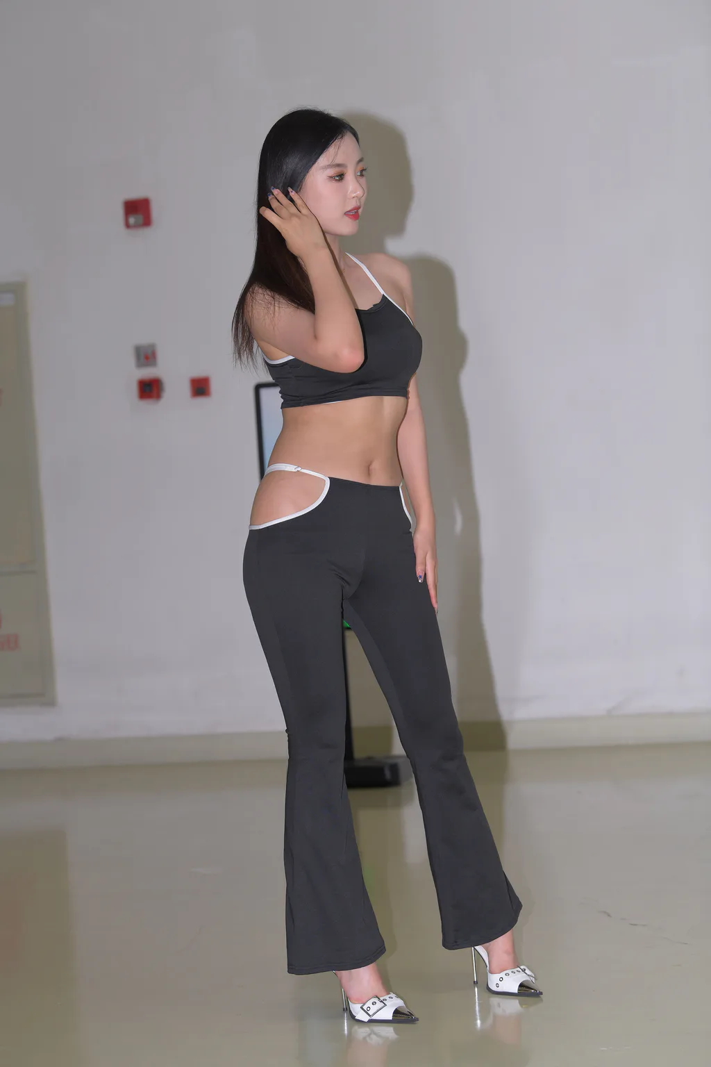 精选街拍作品 NO.6744 黑色迷人仅身裤[81P/78MB]插图2