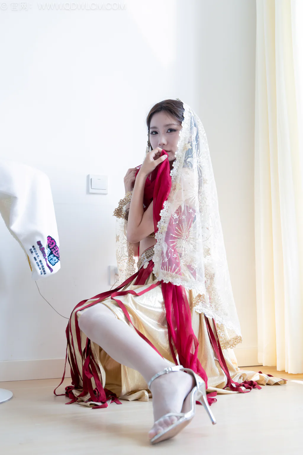 勿恋传媒 NO.2649 泡泡-高跟鞋、油亮薄肉丝[160P/1V/3.71GB]插图2