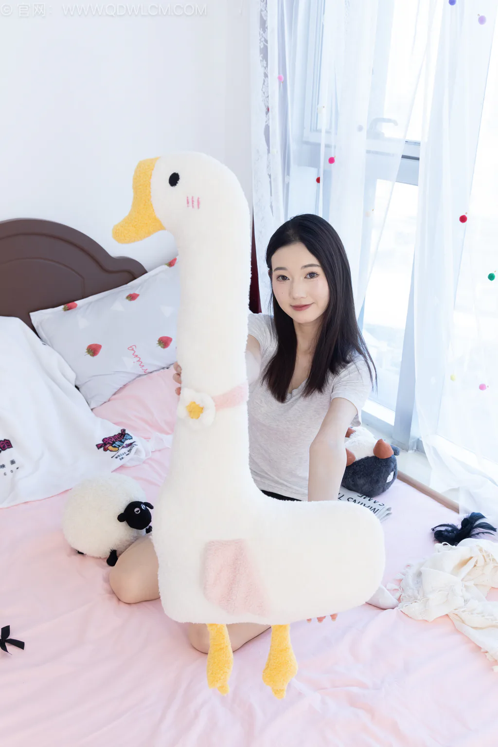 勿恋传媒 NO.2632 沉香-板鞋、白棉袜、薄肉丝[152P/1V/3.69GB]插图