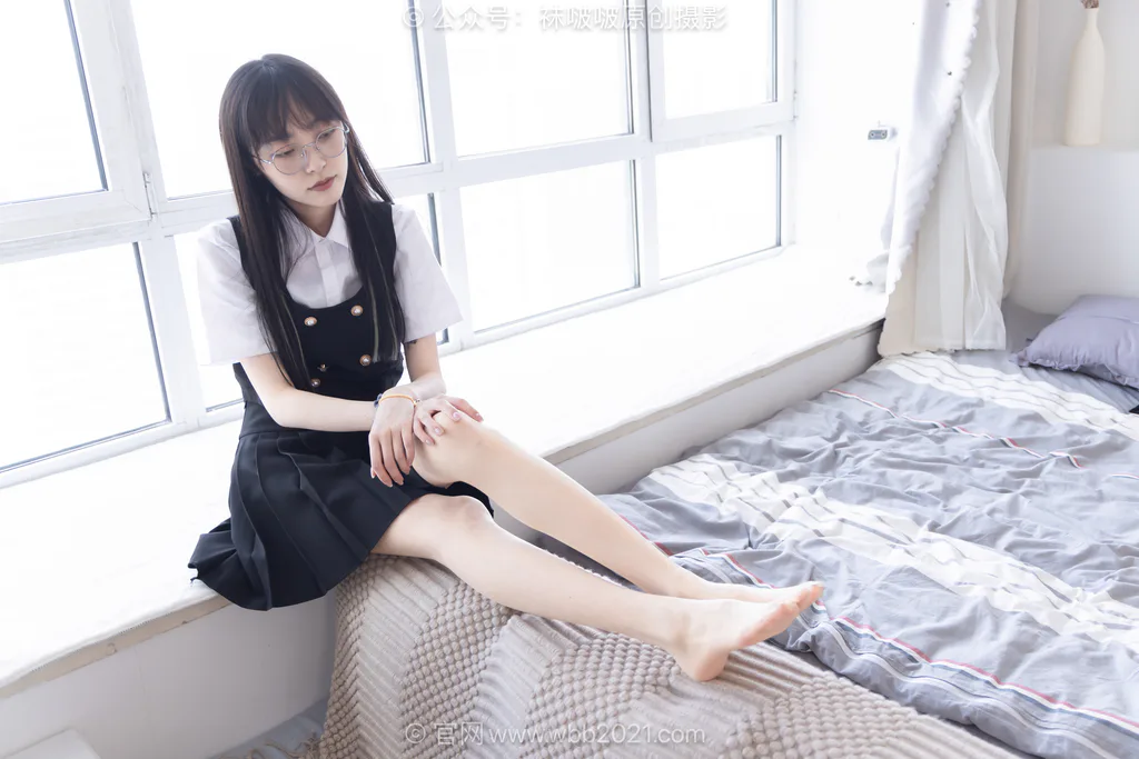 [BoBoSocks袜啵啵]NO.657 稚予-板鞋、帆布鞋、油亮薄肉丝、裸足、jk至服[155P/1V/4.90GB]插图3