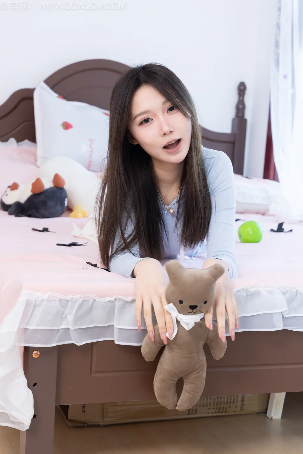 勿恋传媒 NO.2650 南星-板鞋、白棉袜、裸足[149P/1V/3.39GB]插图3