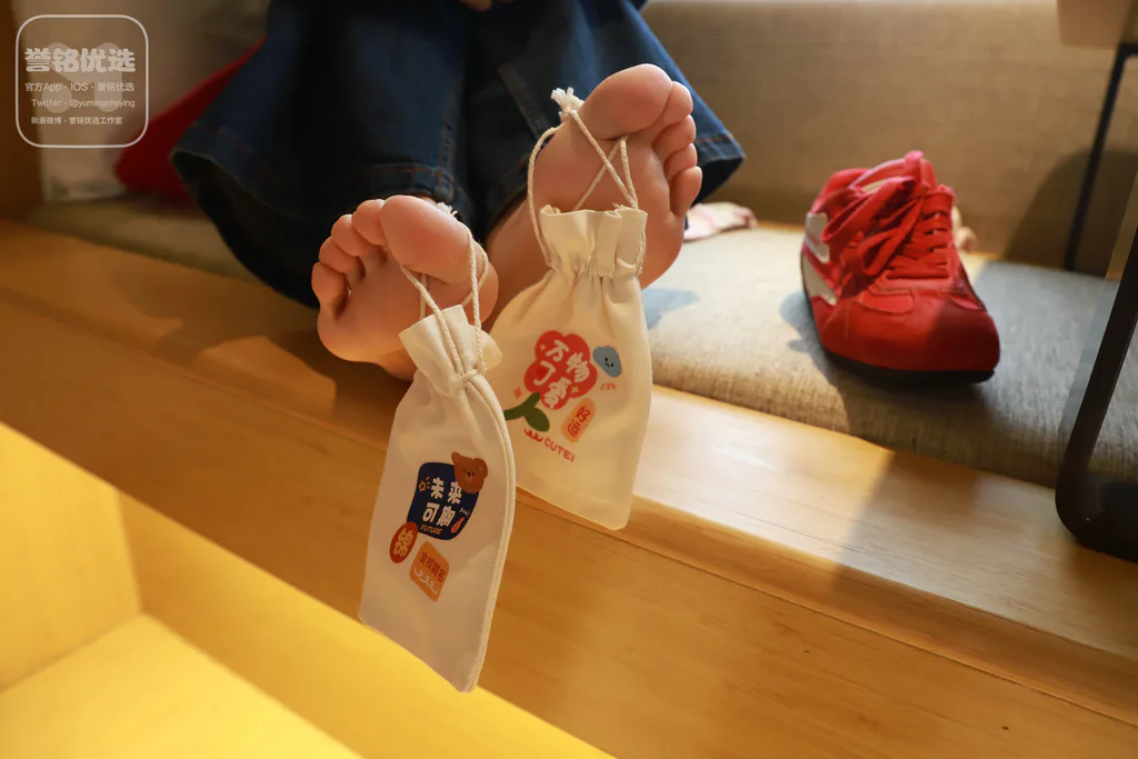 [誉铭传媒]袜足摄影 2026年 新年礼包2[111P/1V/1.83GB]插图