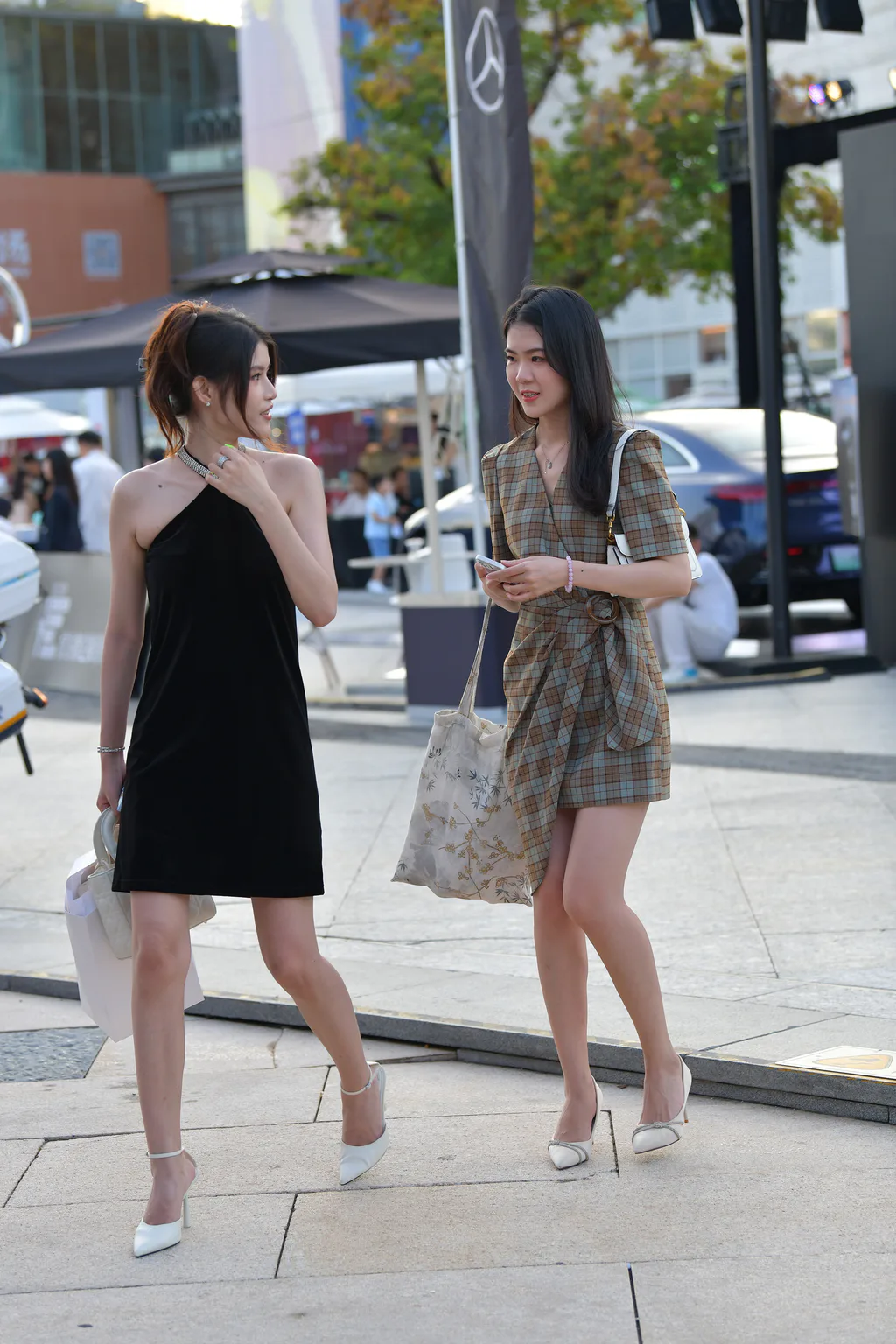 精选街拍作品 NO.6791 美腿镁足闺蜜[119P/158MB]插图