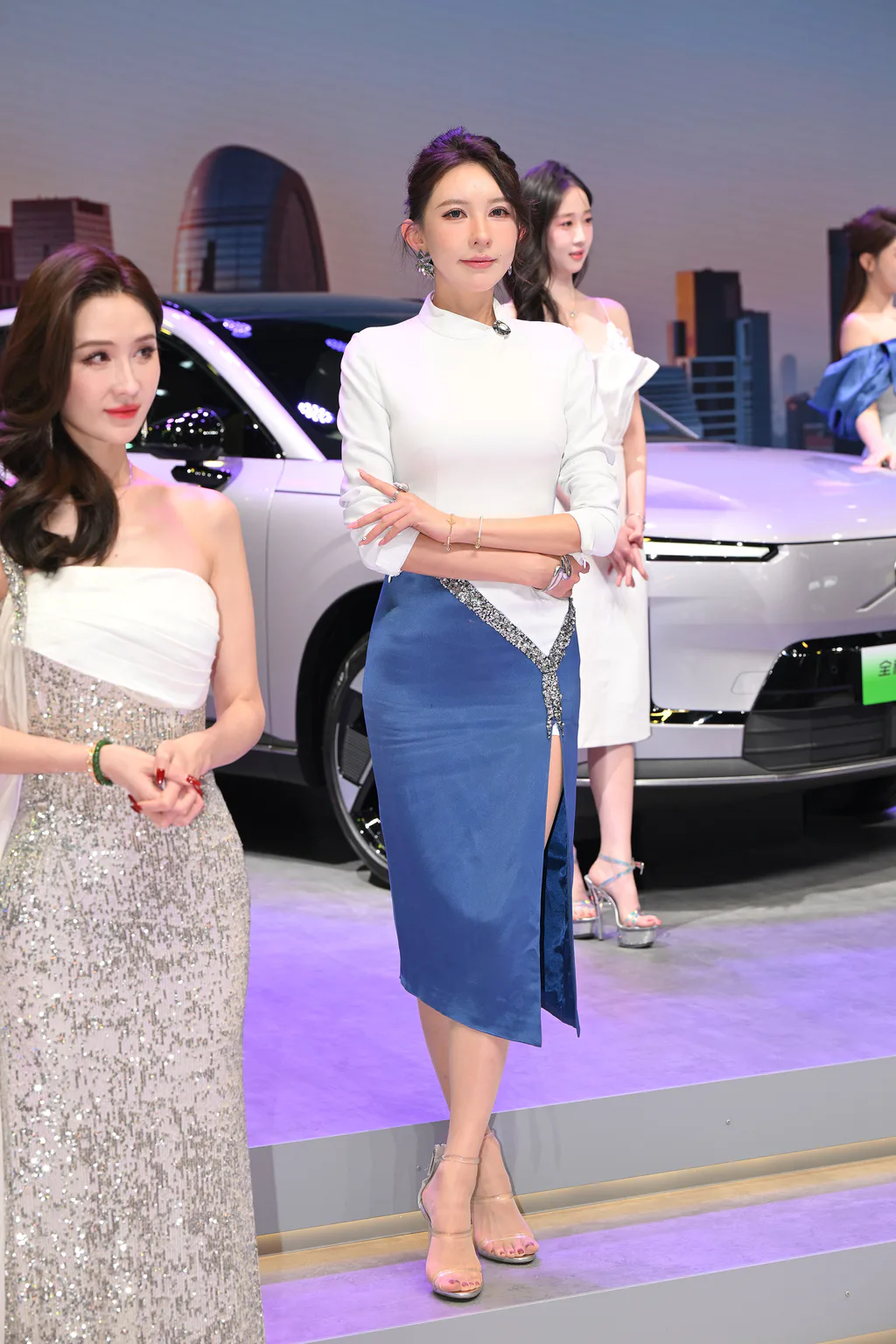 精选街拍作品 NO.6801 爱穿肉丝的小闹[174P/225MB]插图