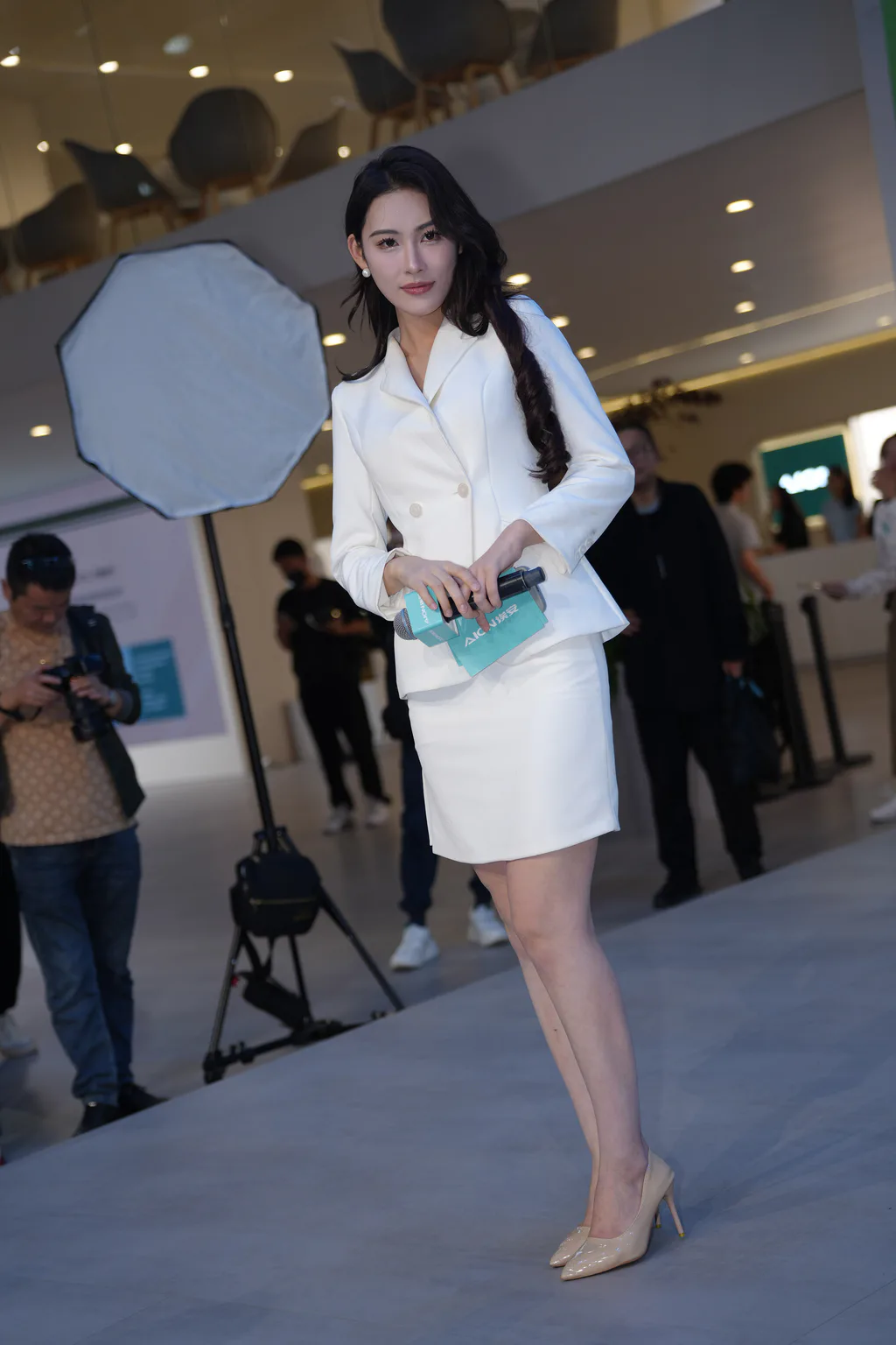 精选街拍作品 NO.6775 白色西装裙雨桐[127P/72MB]插图