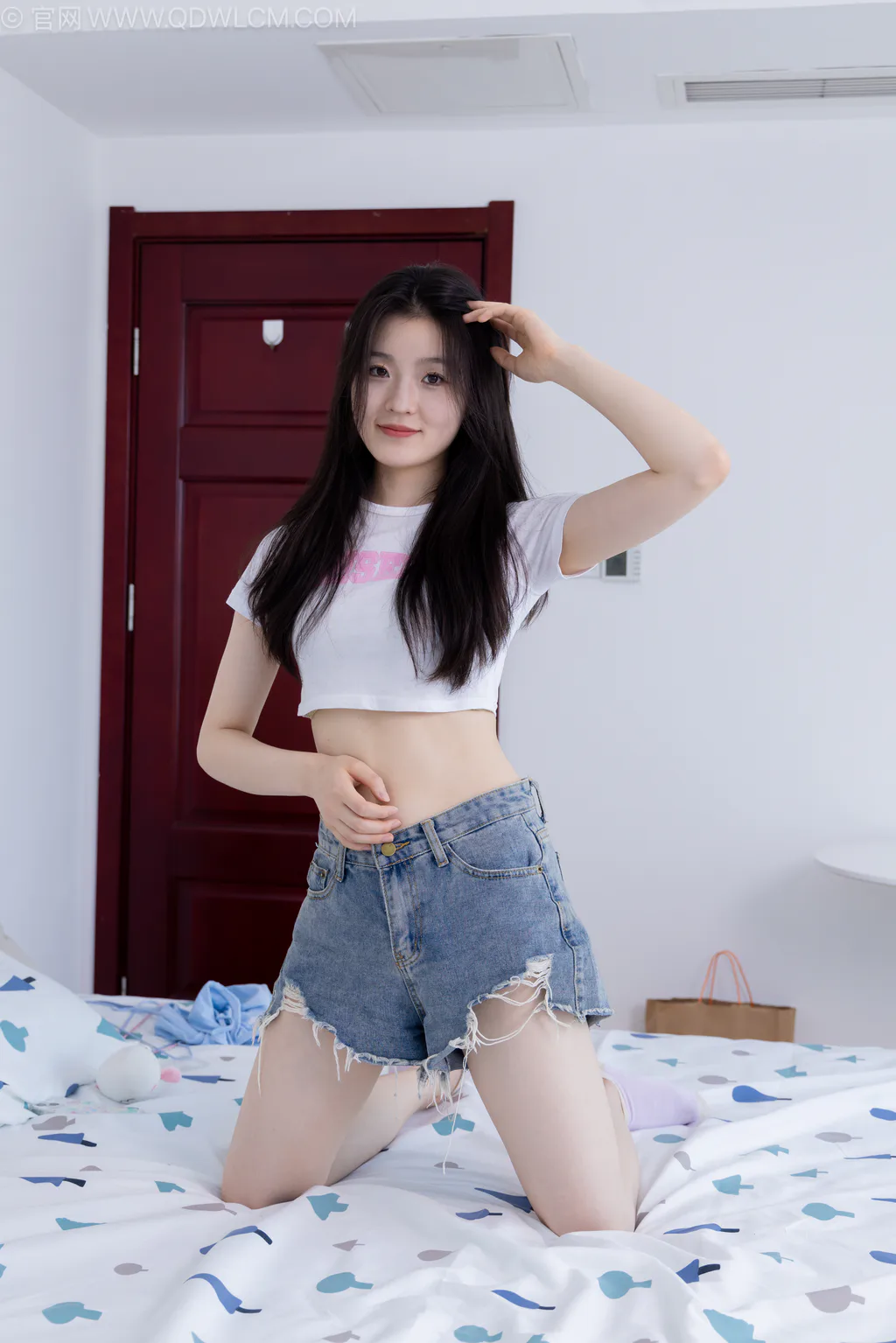 勿恋传媒 NO.2638 青柠-高跟长靴、短款淡紫色棉袜、裸足[177P/1V/4.28GB]插图