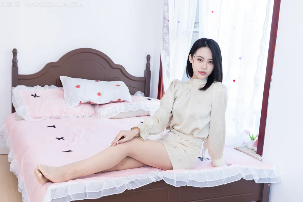 勿恋传媒 NO.2644 木槿-高跟鞋、薄肉丝[156P/1V/3.49GB]插图