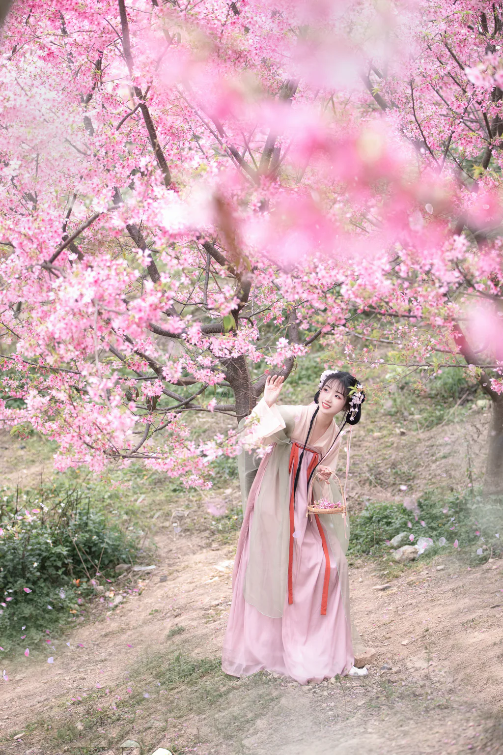 [YITUYU艺图语]2023.03.22 别来春半 晚江亭[31+1P/554MB]插图1