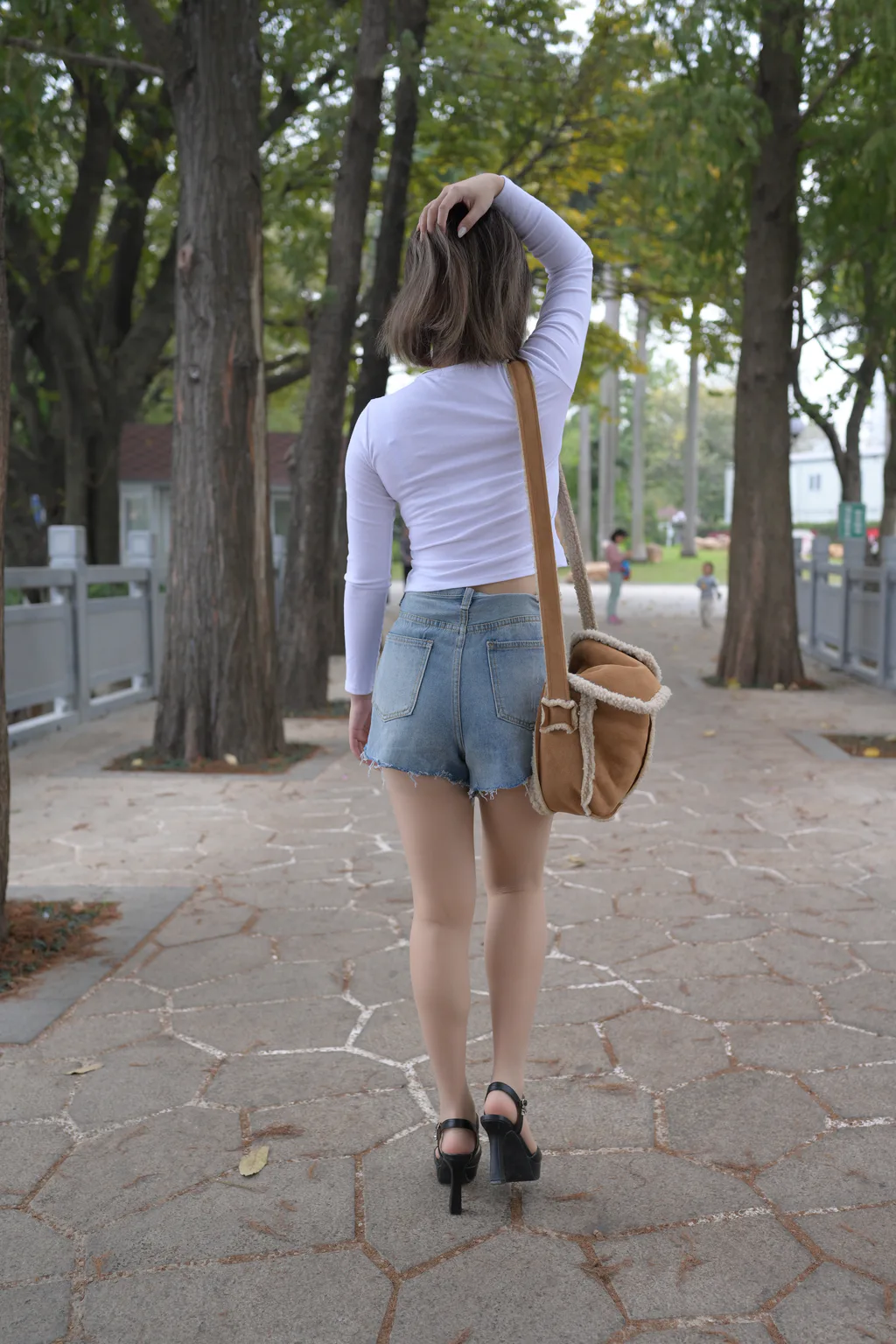 精选街拍作品 NO.6728 魔镜原版肉斯热裤[313P/1V/9.2G]插图3