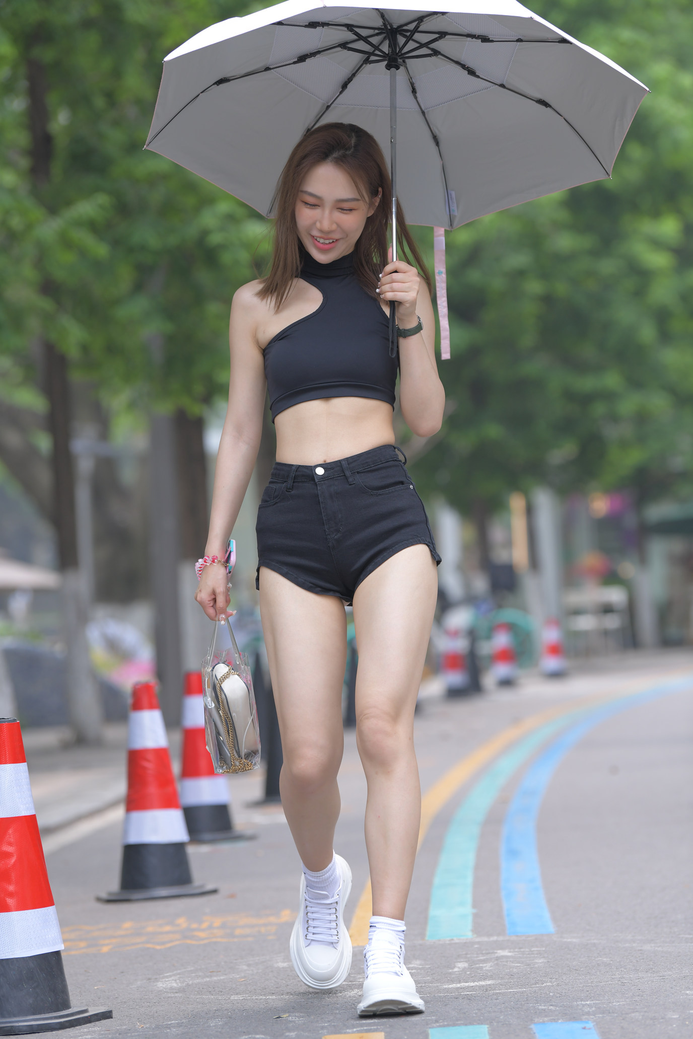 魔镜街拍1289-黑色牛仔热裤镁钕[687P/2V/28.3G]插图2