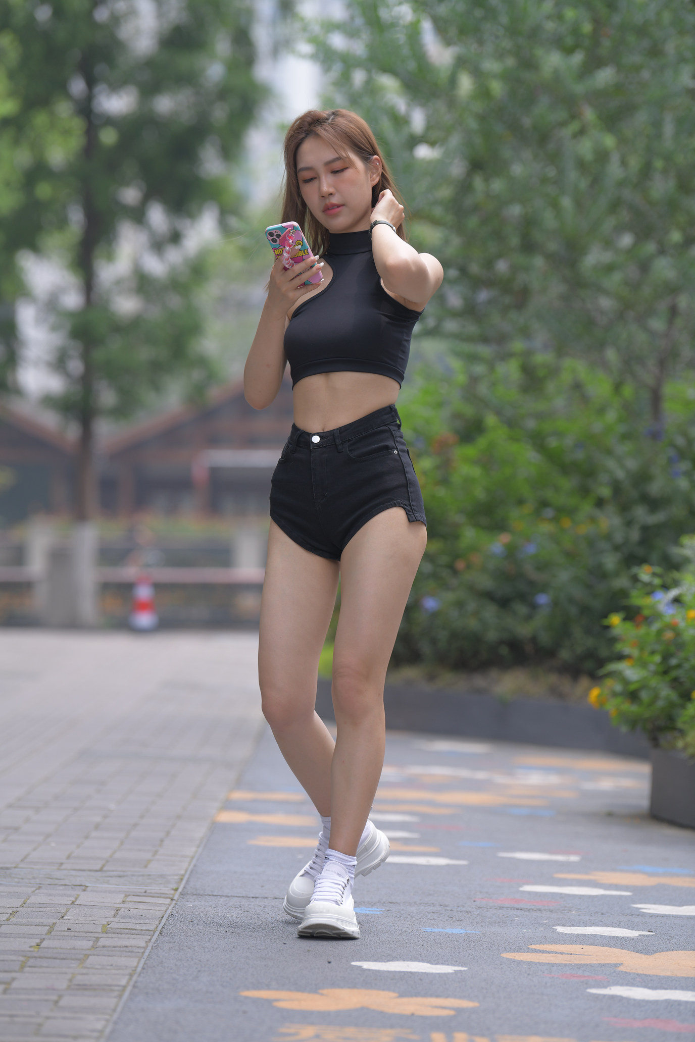 魔镜街拍1289-黑色牛仔热裤镁钕[687P/2V/28.3G]插图3