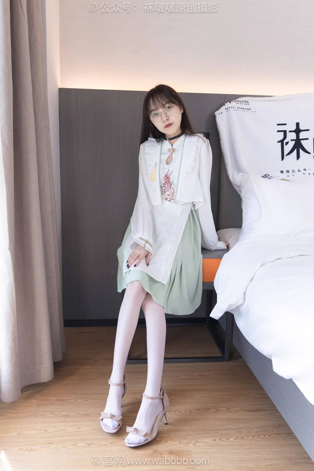 [BoBoSocks袜啵啵]NO.674 稚予-高跟凉鞋、薄白丝、裸足[145P/1V/5.17GB]插图1